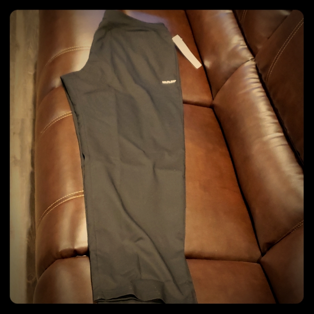 UAFlex2 Scrub Pants NWT, yoga top, black xl